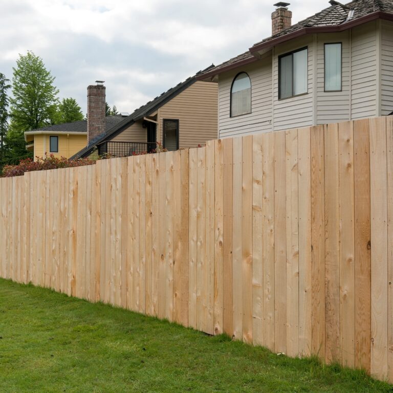 fencing contractors in Lake County, Lake County fence installation, wood fence builders Lake County